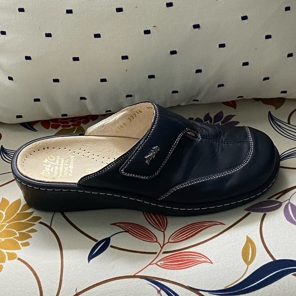 FIDELIO Austrian Design Black Leather Mules